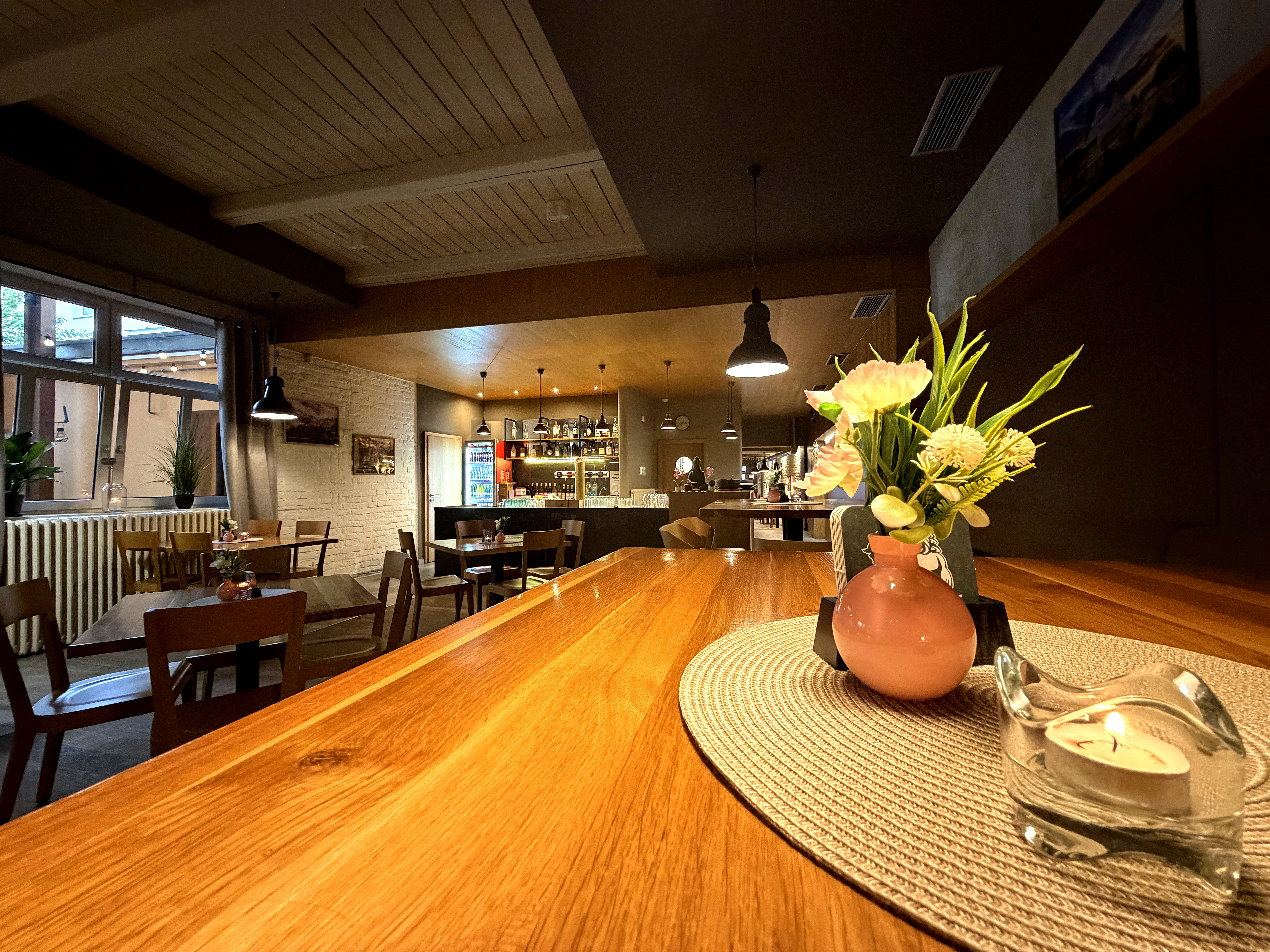 Interiér restaurace a bar